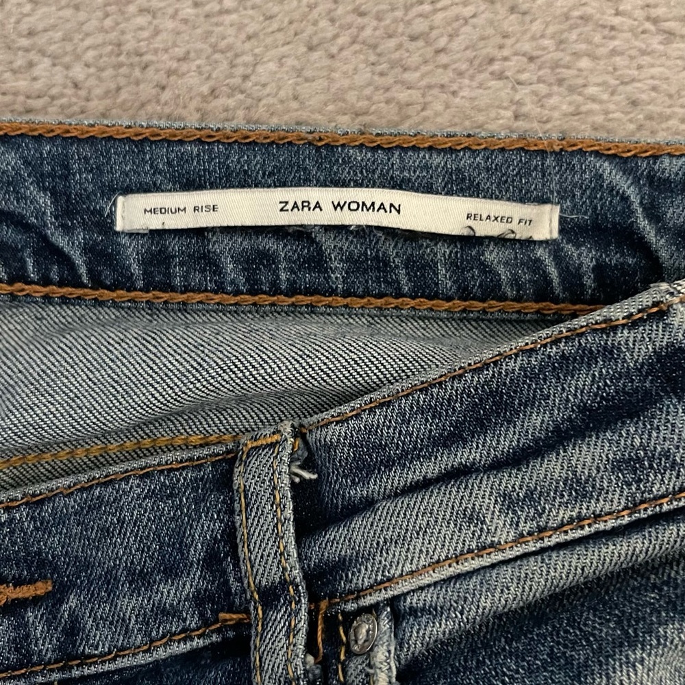 Zara Low Rise Ripped Jeans - Picture 3 of 3